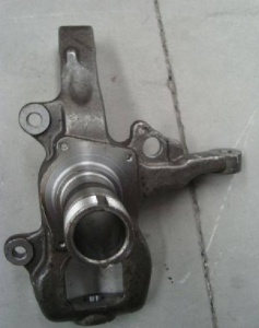 Кулак поворотный правый АБС 转向节-右 BQ6472BABS-3001052B
